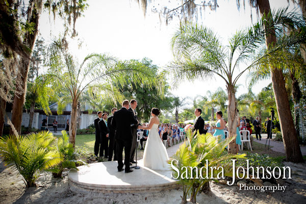Best Lakeside wedding at Paradise Cove in Orlando, Florida - Wedding photographer - Sandra Johnson (SJFoto.com)